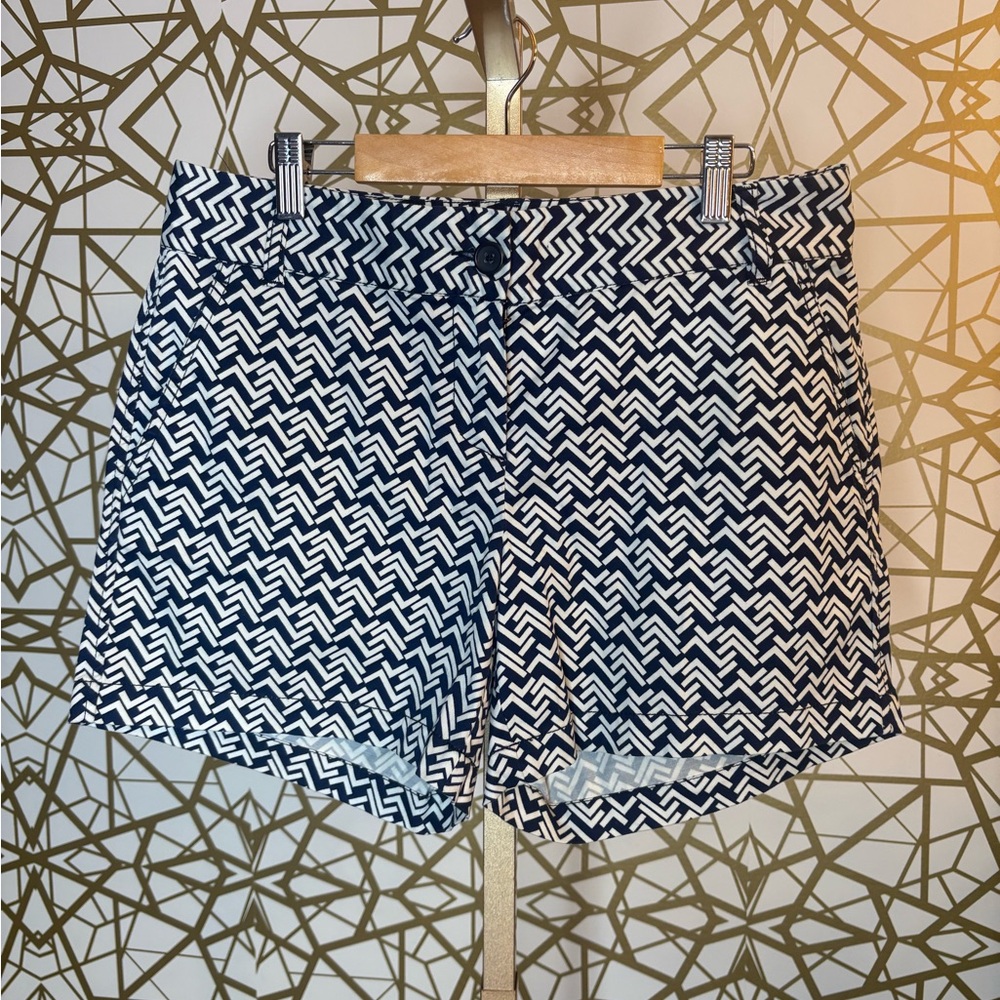 💛Roz & Ali Navy and White Chevron Shorts, Size 6